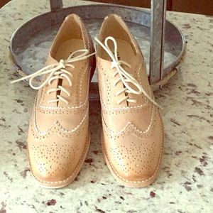 Wingtip Vintage Oxford Women’s Shoes by Jaro Vega